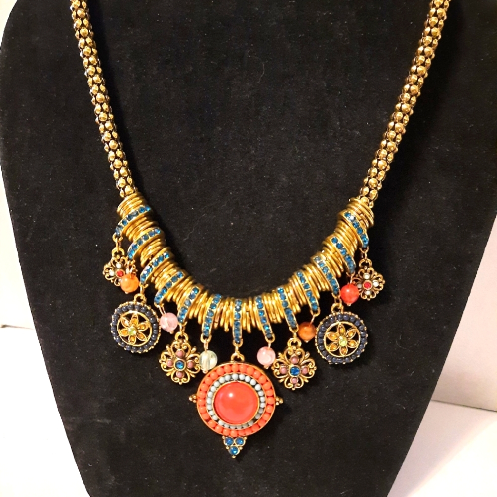 Beautiful Rhinestone Chunky Necklace